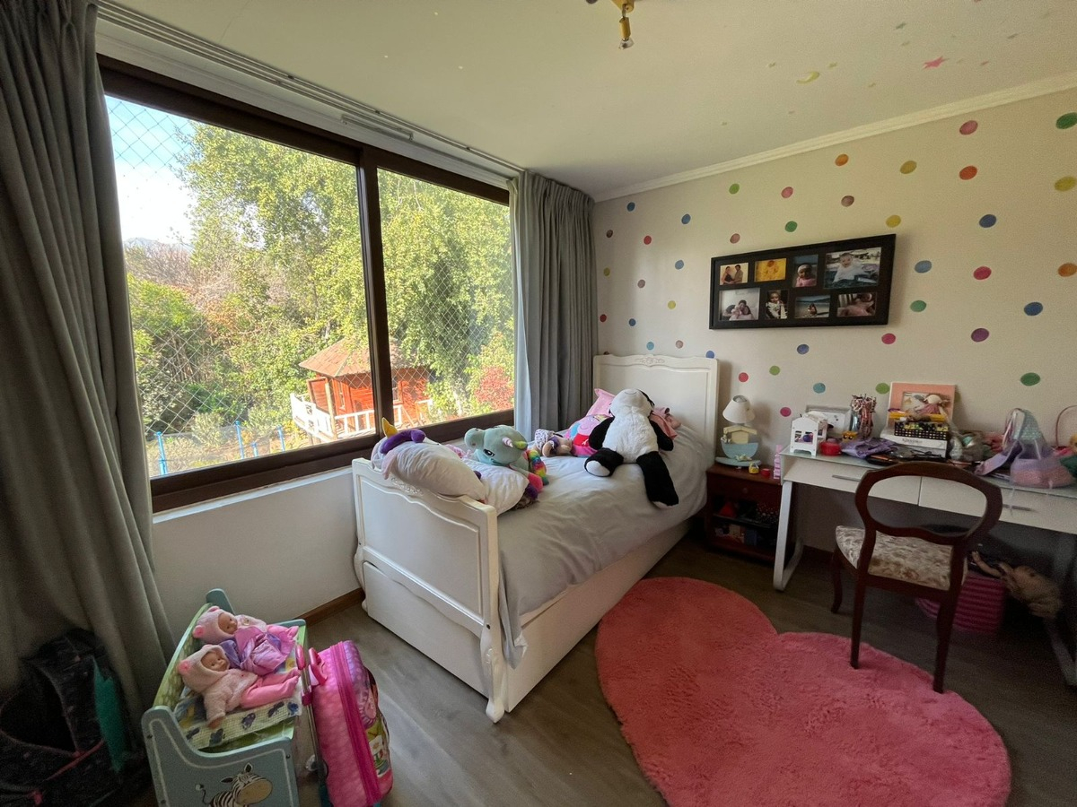 Arriendo Casa O 5D en suite Walk-in cl&oacute;set 4B 4E Los Dominicos - Las Condes