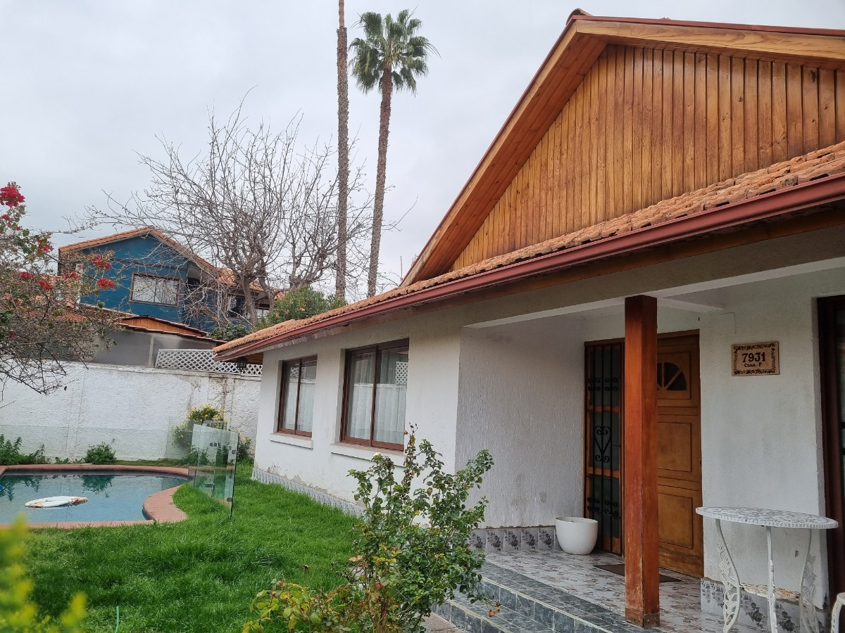 Venta Casa NO 4D en suite Walk-in cl&oacute;set 3B 2E Carlos Ossand&oacute;n - La Reina