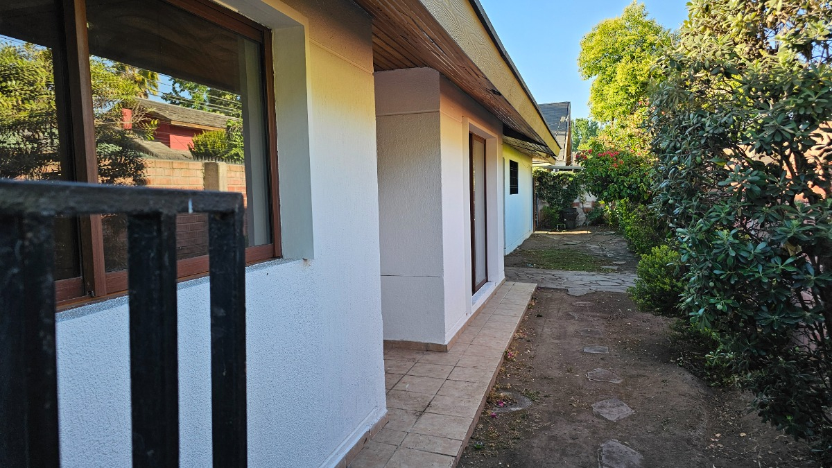 Venta Casa 4D 4B 3E Carlos Ossand&oacute;n - La Reina