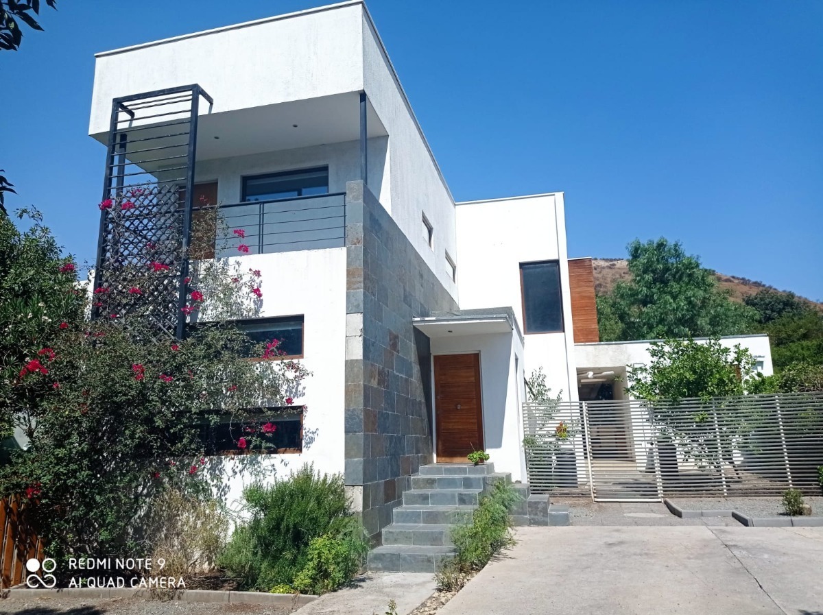 Venta Casa O 4D en suite 4B 3E 1B Chicureo - Colina