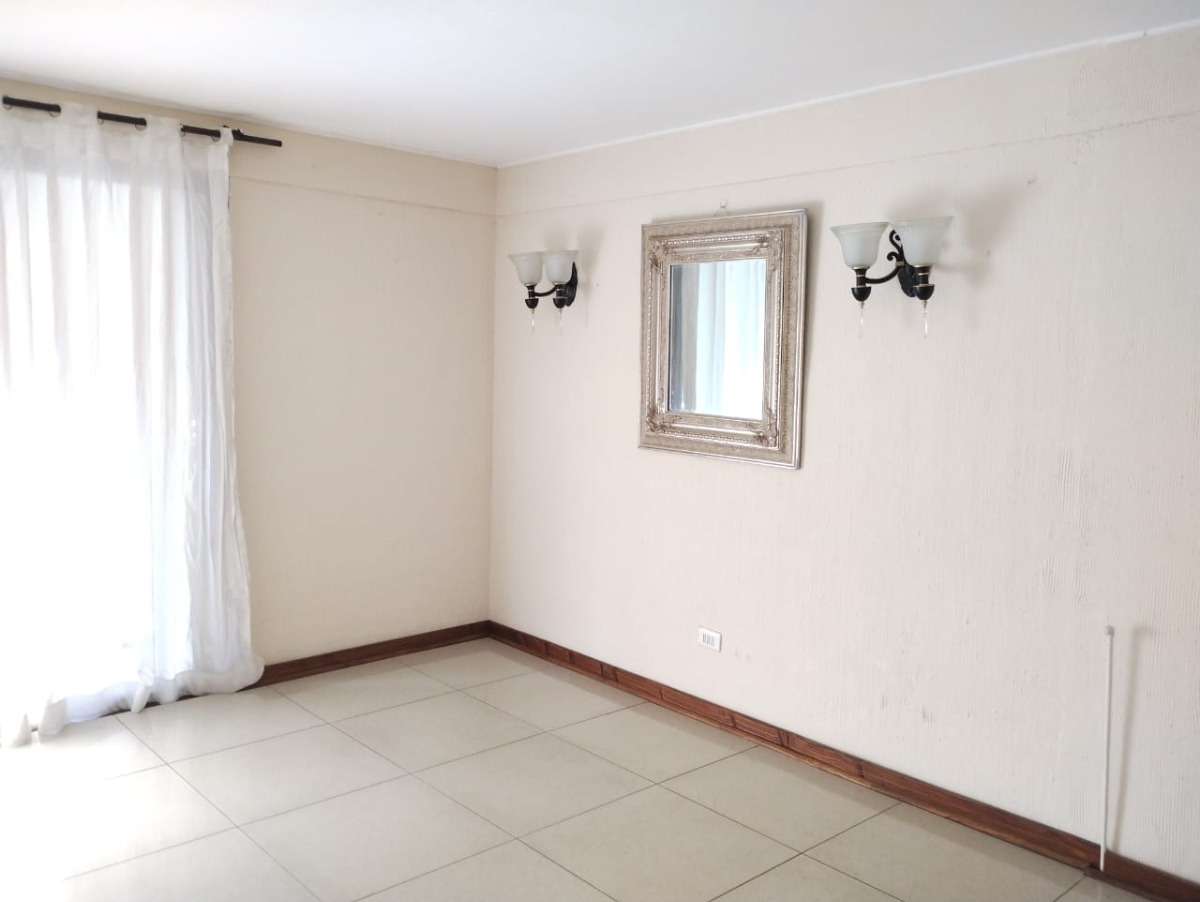 Venta Casa O 4D 4B 5E 1B Rotonda Atenas - Las Condes