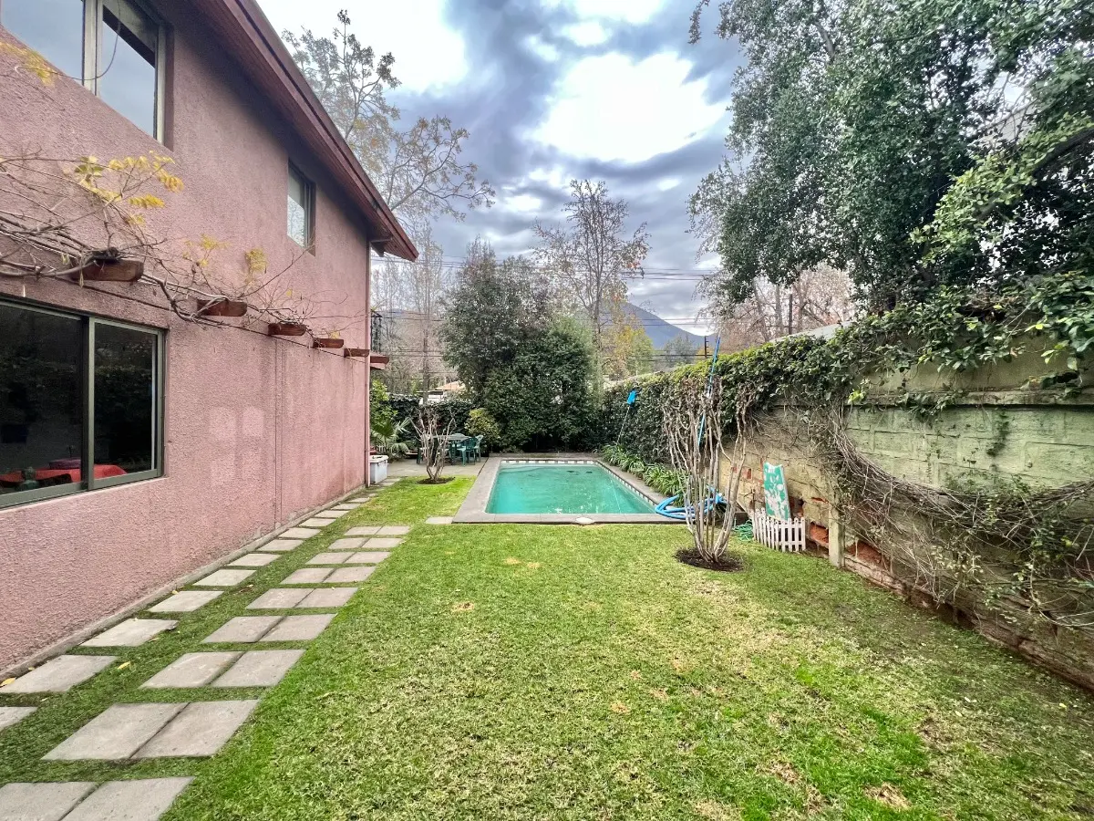 Venta Casa NO 5D 3B 3E 1Bd  - Vitacura