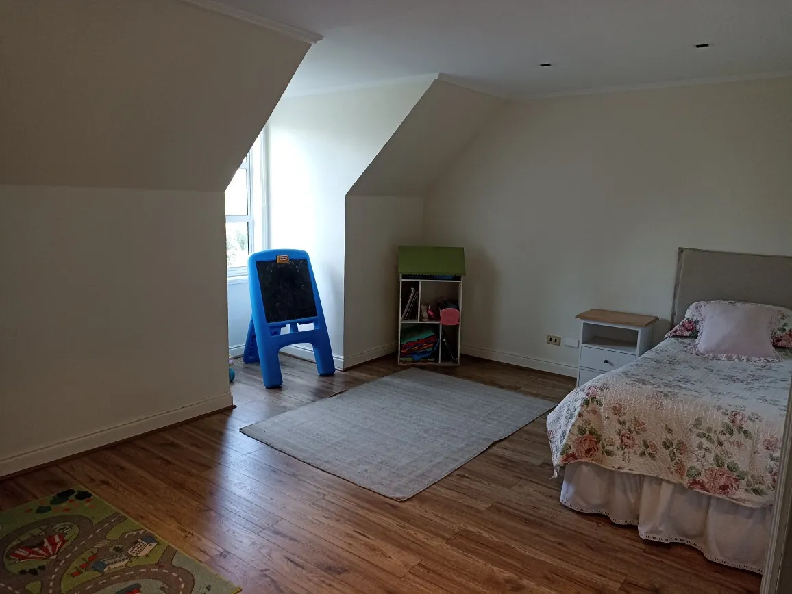 Venta Casa NOSP 5D WI cl&oacute;set Suite 4B 4E 1Bd El Huinganal - Lo Barnechea