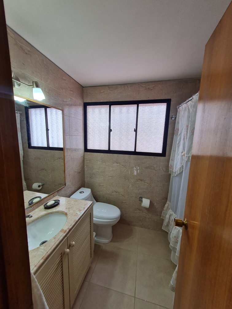 Venta Casa 5D 3B 2E Carlos Ossand&oacute;n - La Reina