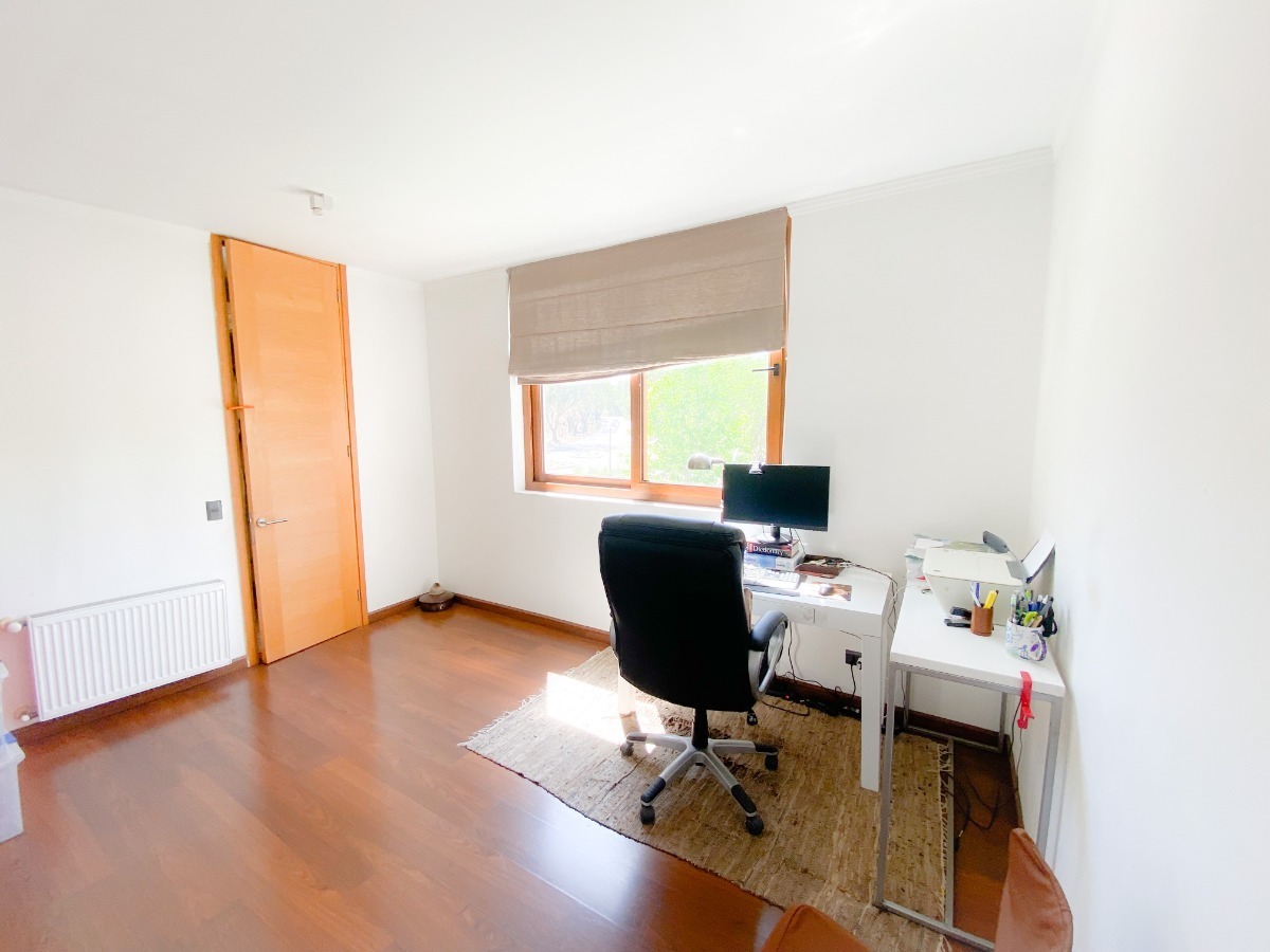 Venta Casa O 4D en suite Walk-in cl&oacute;set 4B 2E Chicureo - Colina