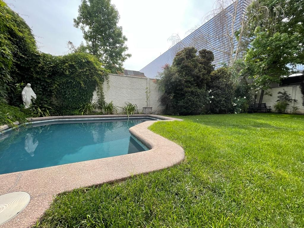 Venta Casa NP 5D en suite Walk-in cl&oacute;set 4B 2E La Dehesa - Lo Barnechea