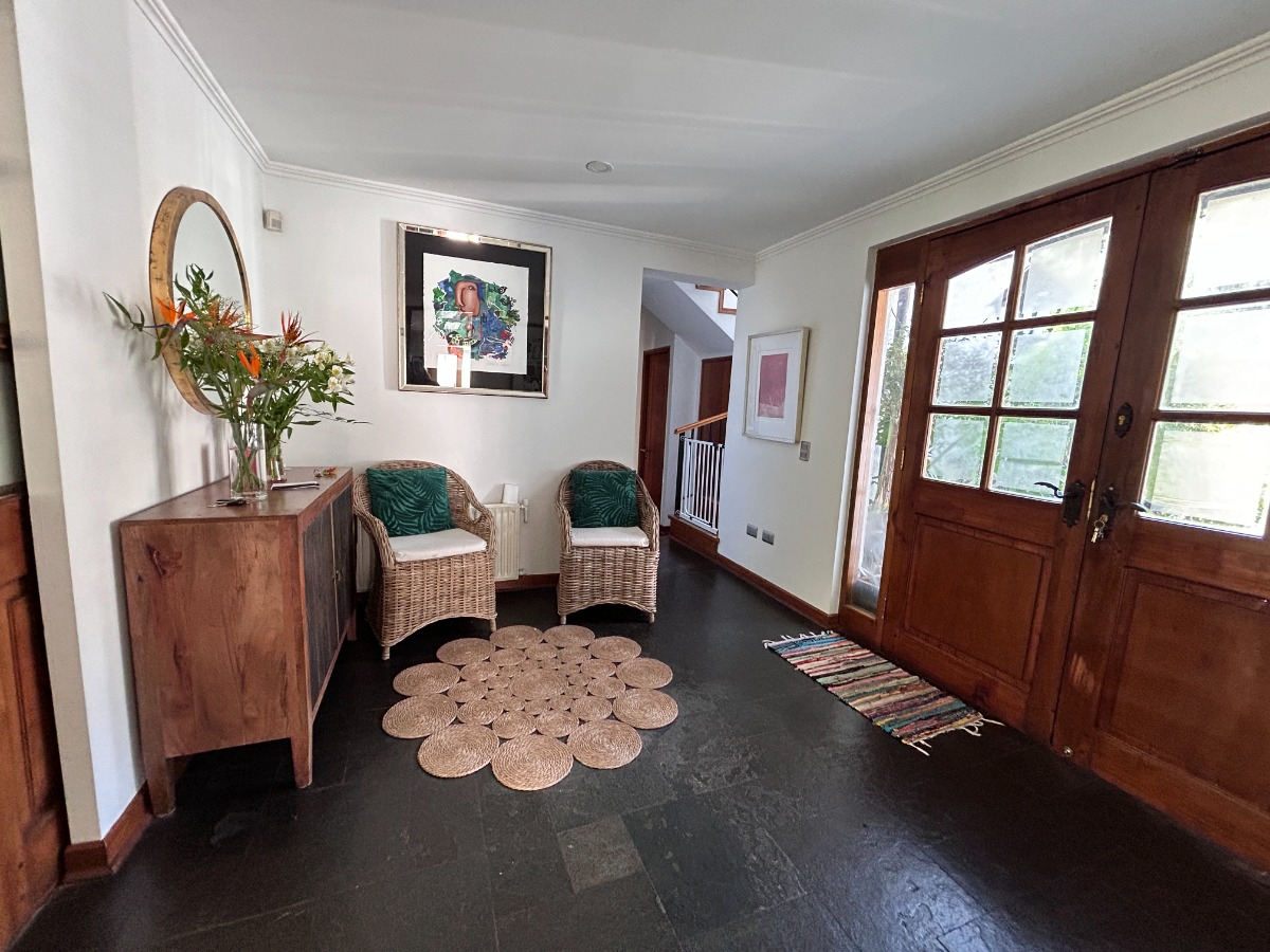 Arriendo Casa NOSP 7D en suite Walk-in cl&oacute;set 5B 3E 1B El Array&aacute;n - Lo Barnechea