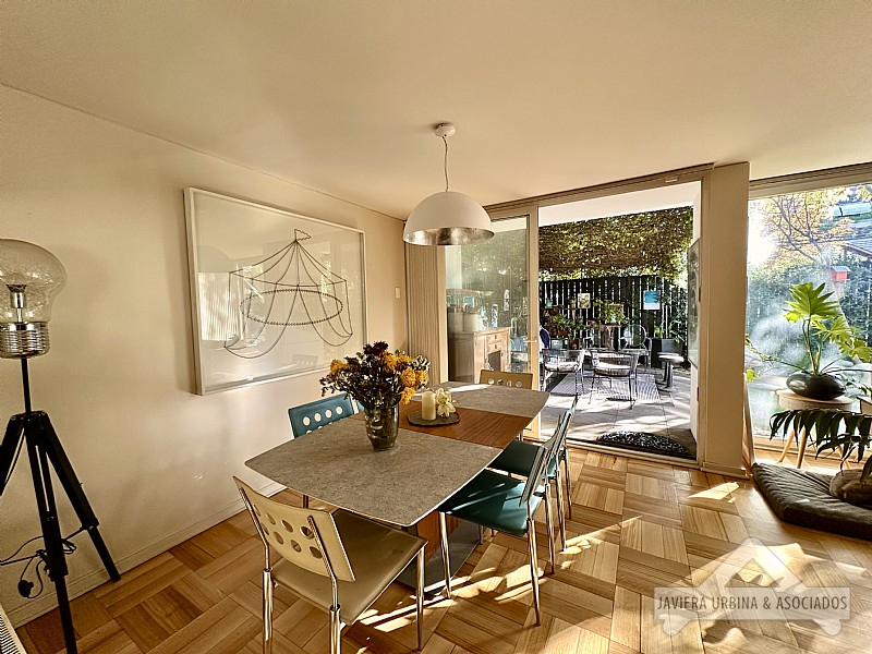 Venta Casa N 5D 4B 2E 1B Borde R&iacute;o - Casa Piedra - Vitacura