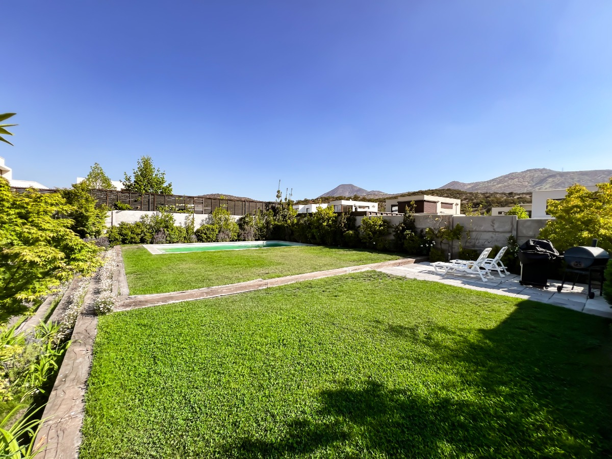 Venta Casa NP 5D en suite Walk-in cl&oacute;set 4B 3E 1B Los Trapenses - Lo Barnechea