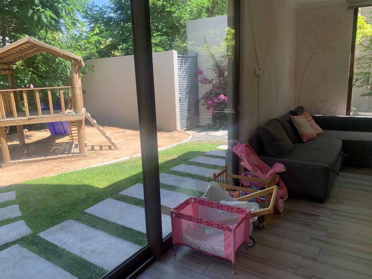 Venta Casa NOSP 4D en suite Walk-in cl&oacute;set 4B 4E 1B  - Requ&iacute;noa