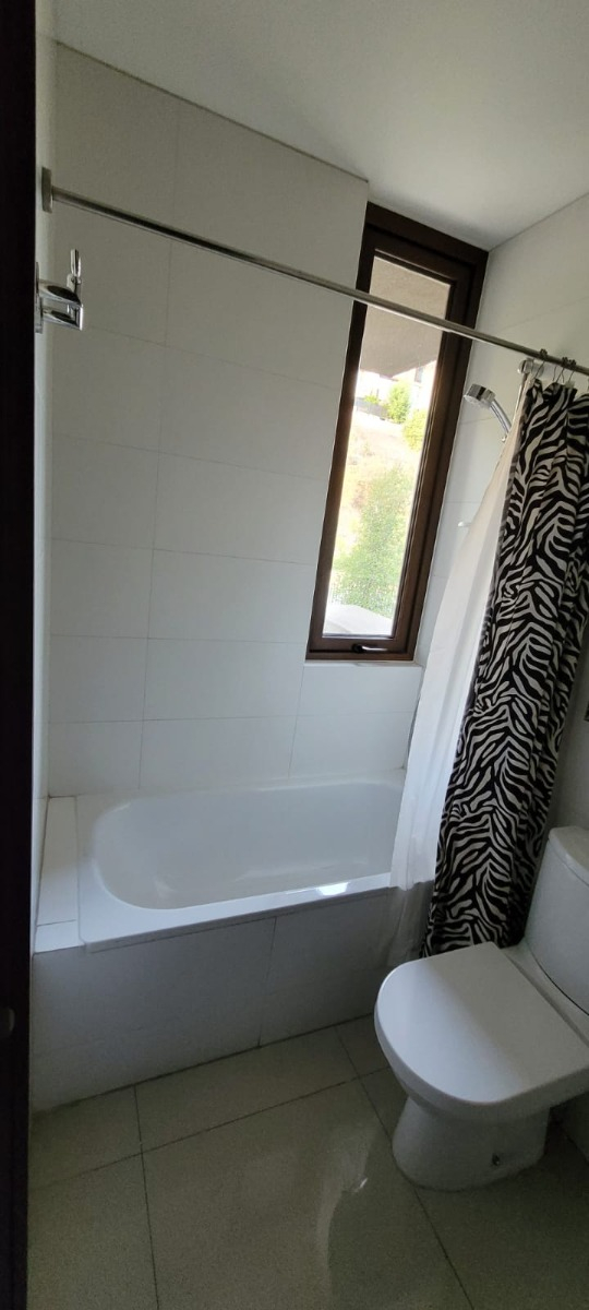 Arriendo Departamento P 5D en suite Walk-in cl&oacute;set 4B 3E 1B Lo Curro - Vitacura