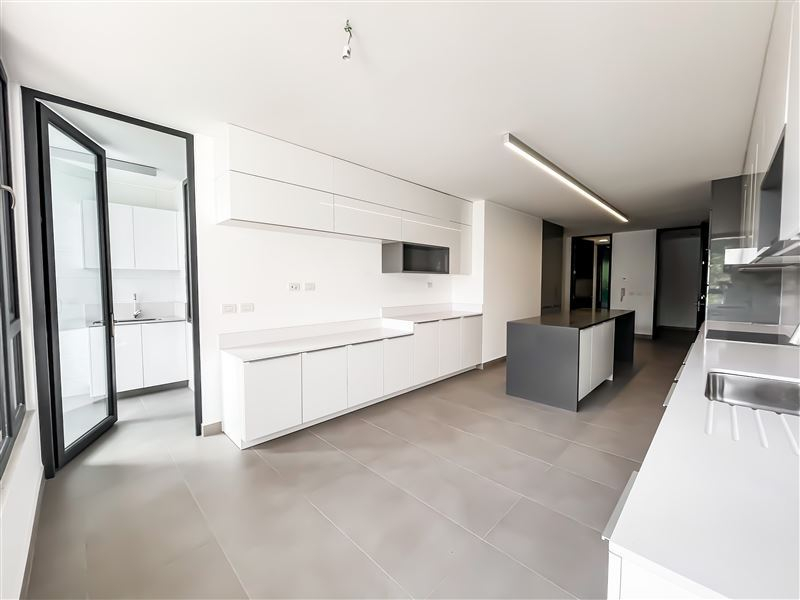 Venta Departamento Oriente 4D en suite Walk-in cl&oacute;set 5B 4E 2B La Dehesa - Lo Barnechea