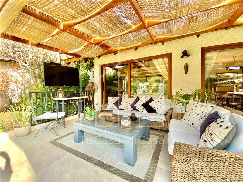 Venta Casa Nor-Oriente 4D en suite Walk-in cl&oacute;set 3B 2E 1B San Carlos de Apoquindo - Las Condes