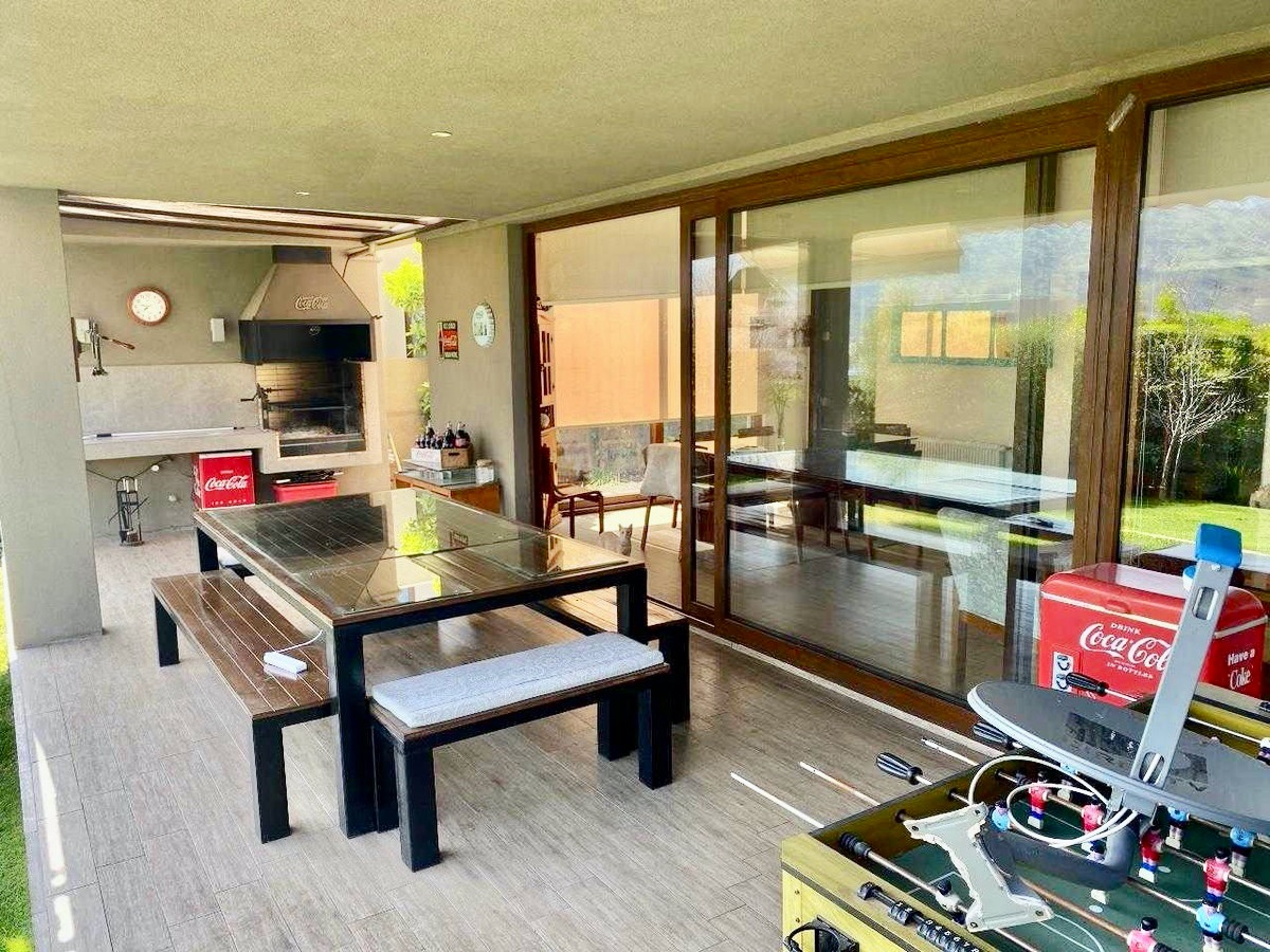 Venta Casa N 4D en suite Walk-in cl&oacute;set 4B 2E Chicureo - Colina