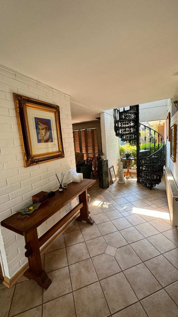 Venta Casa P 7D en suite Walk-in cl&oacute;set 4B 3E 1B Carlos Ossand&oacute;n - La Reina