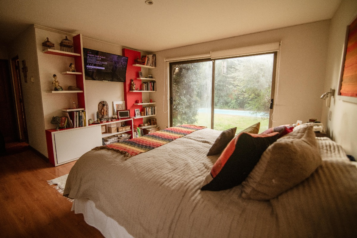 Venta Casa NO 5D en suite Walk-in cl&oacute;set 5B 3E 4B Borde R&iacute;o - Casa Piedra - Vitacura