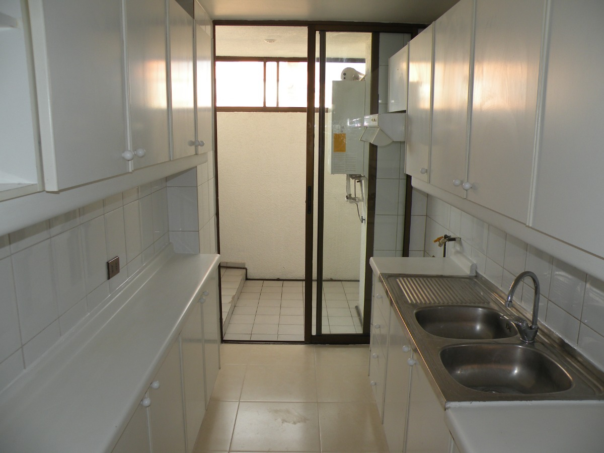Venta Departamento SP 3D en suite Walk-in cl&oacute;set 3B 2E 1B Metro Manquehue - Apumanque - Las Condes
