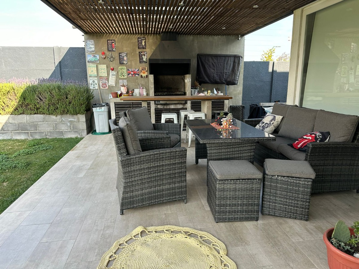 Arriendo Casa NO 4D en suite Walk-in cl&oacute;set 3B 3E 1B La Dehesa - Lo Barnechea