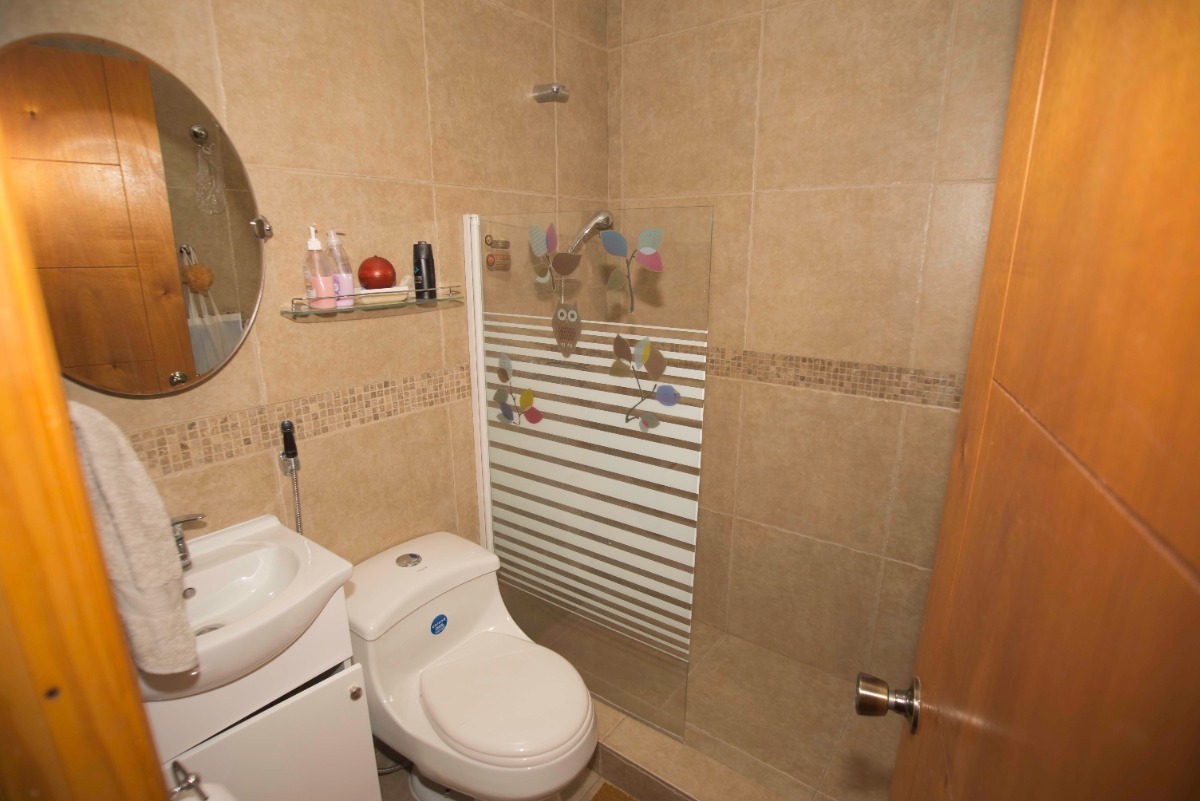 Venta Casa 5D Metro Sim&oacute;n Bolivar - La Reina
