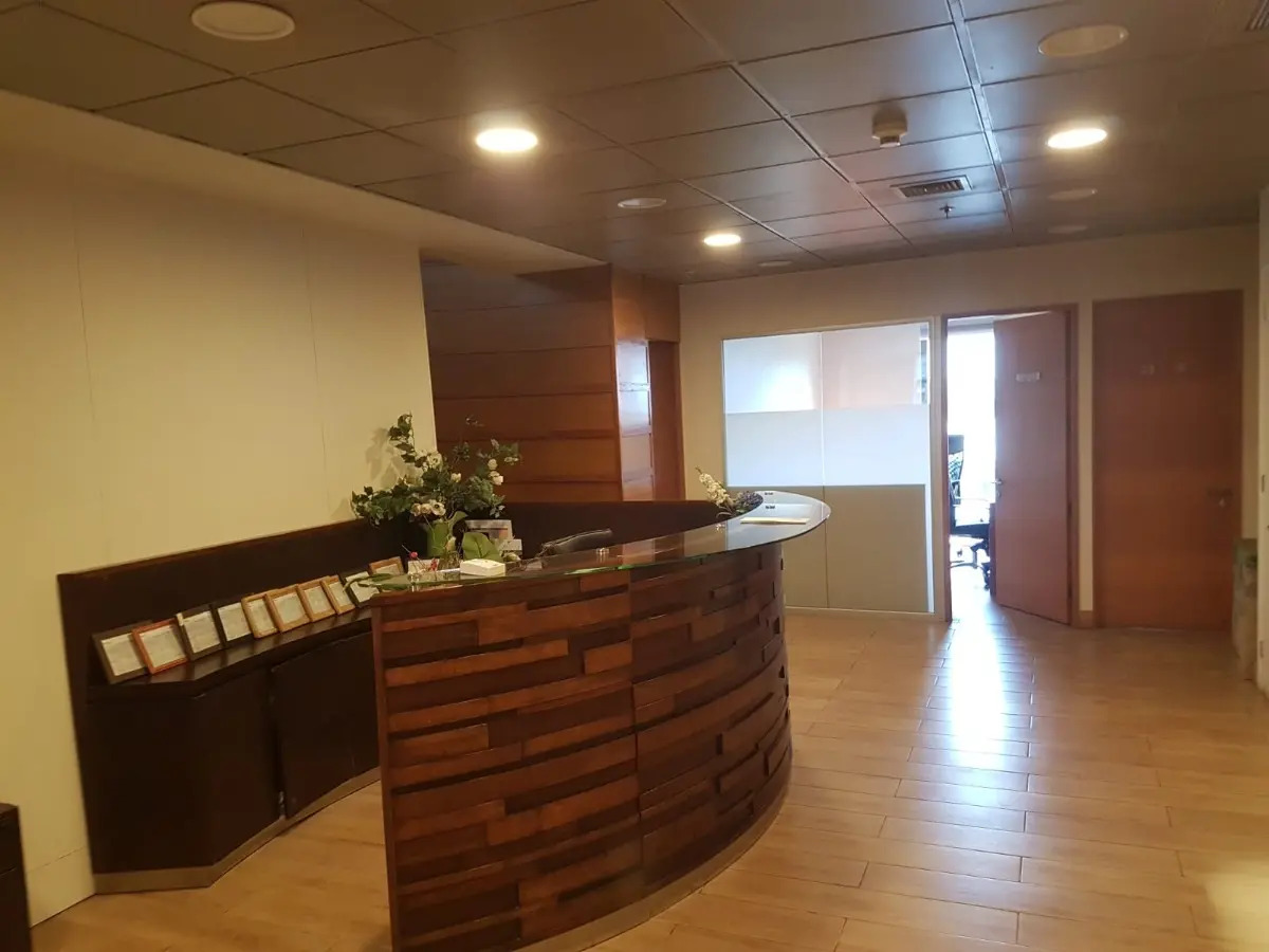 Arriendo Oficina S 2B 3E Parque Bicentenario - Vitacura