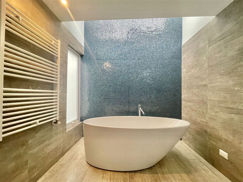 Arriendo Casa NorOriente-Poniente 6D 4B 2E 1B Borde R&iacute;o - Casa Piedra - Vitacura