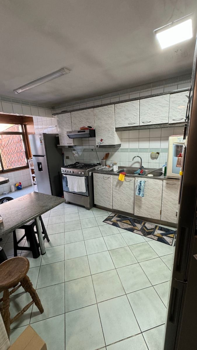 Venta Casa P 7D en suite Walk-in cl&oacute;set 4B 3E 1B Carlos Ossand&oacute;n - La Reina