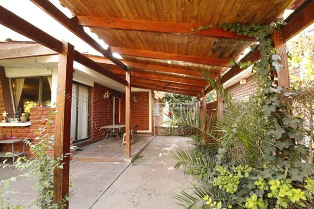Venta Casa NO 3D 2B 2E 1B Blest Gana - La Reina