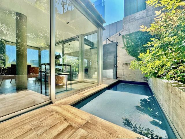 Venta Casa Oriente 4D 4B 3E Barrio El Golf - Las Condes