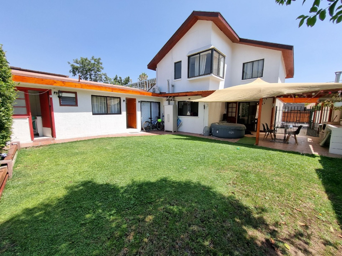 Venta Casa 6D en suite 3B 1E 1B Rotonda Atenas - Las Condes