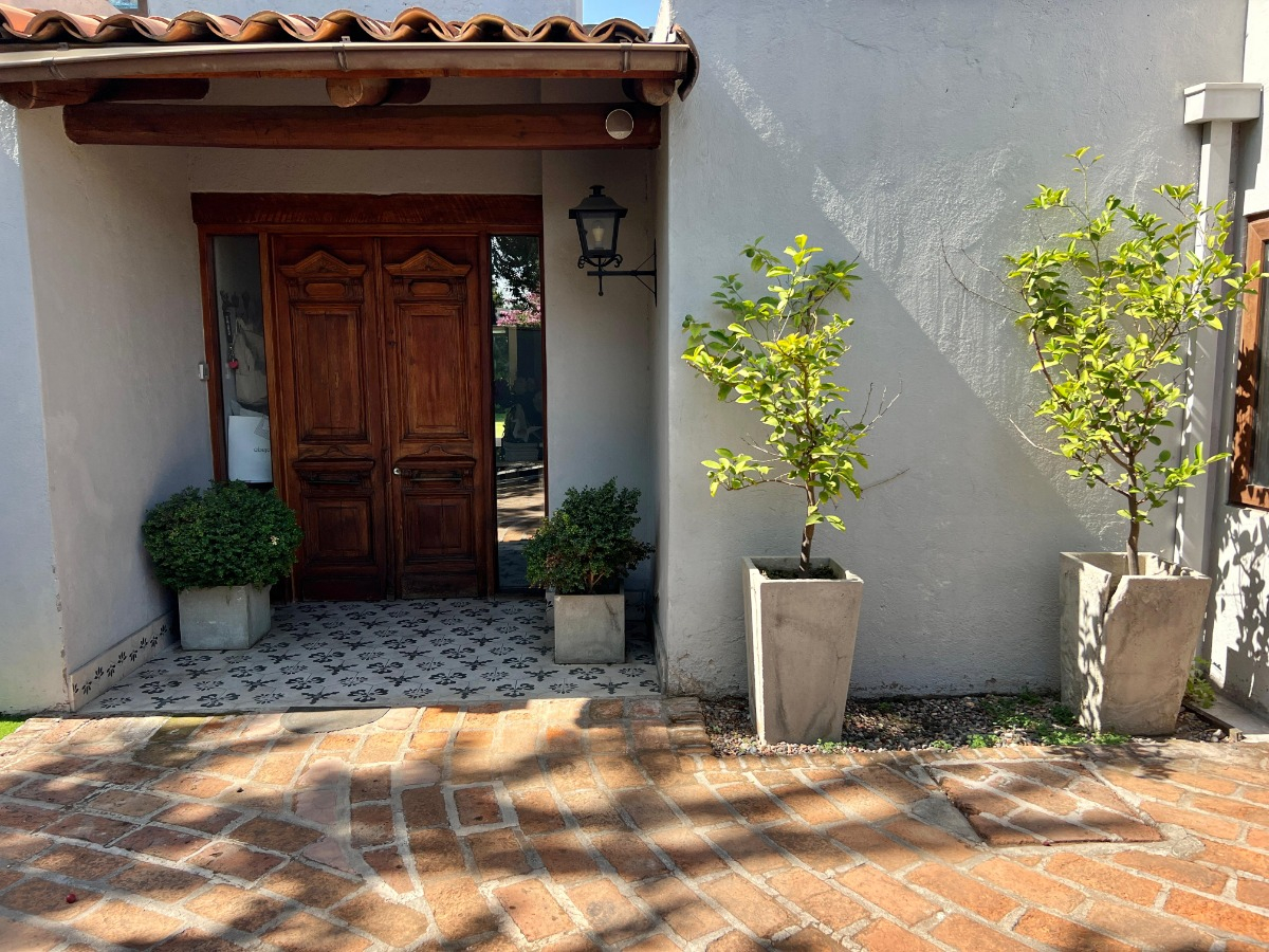 Venta Casa NO 4D en suite 4B 2E 1B Juan XXIII - Vitacura
