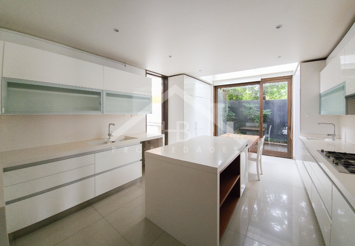 Venta Casa NO 5D en suite Walk-in cl&oacute;set 6B 3E 2B La Dehesa - Lo Barnechea