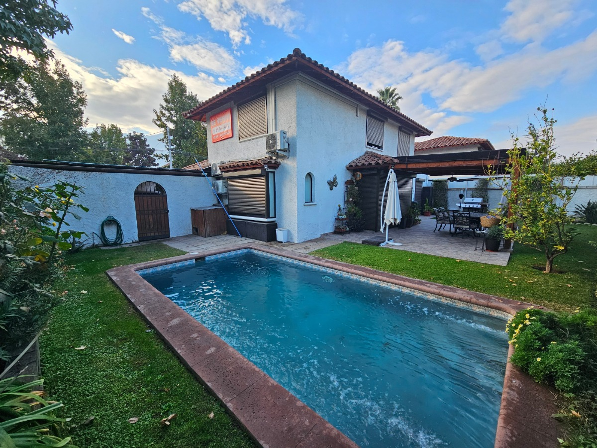 Venta Casa NOSP 4D en suite Walk-in cl&oacute;set 3B 3E 1B Carlos Ossand&oacute;n - La Reina