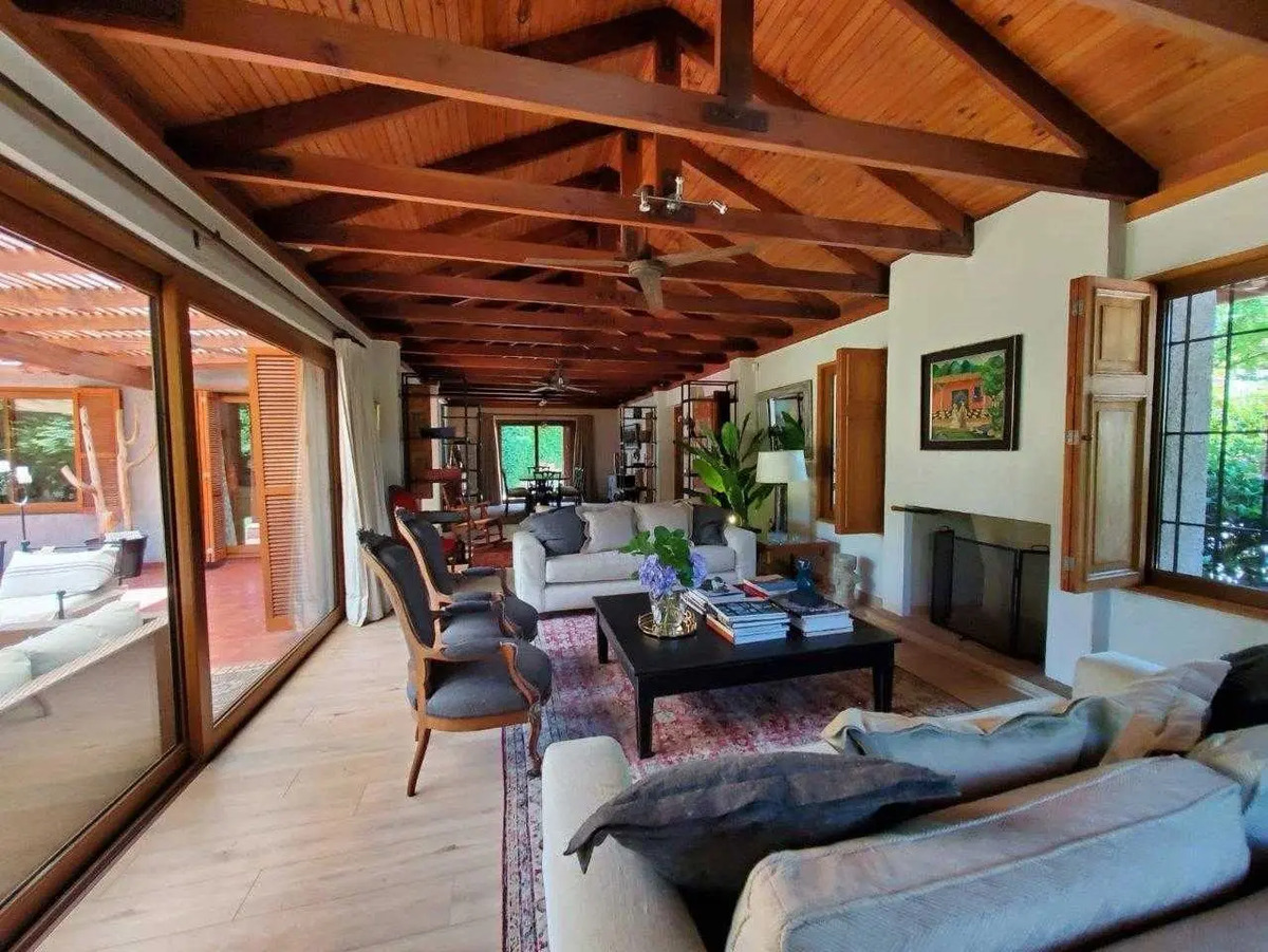 Venta Casa NOSP 5D en suite Walk-in cl&oacute;set 4B 6E 1B El Huinganal - Lo Barnechea