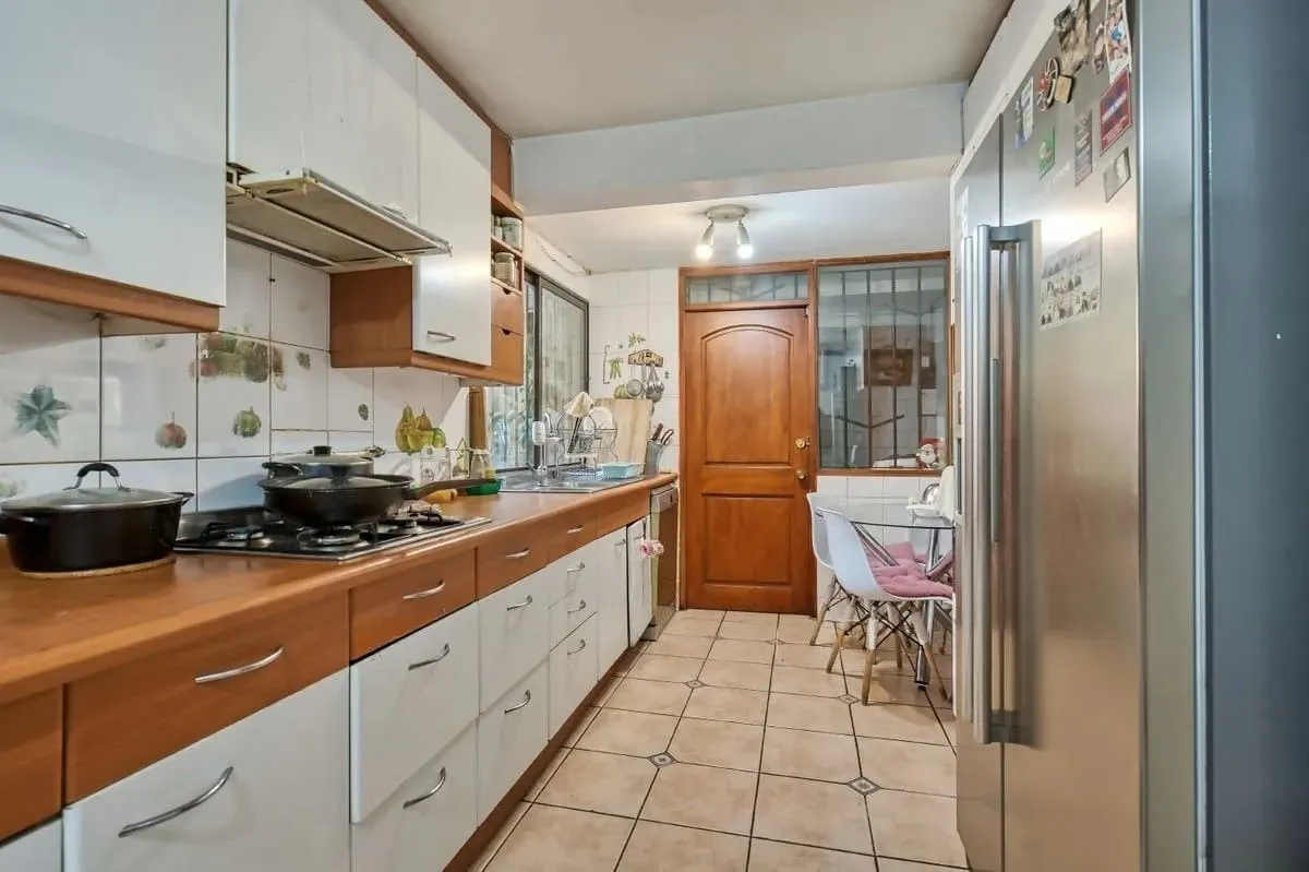 Venta Casa NO 5D WI cl&oacute;set Suite 4B 4E 1Bd Nuestra Se&ntilde;ora del Rosario - Vitacura