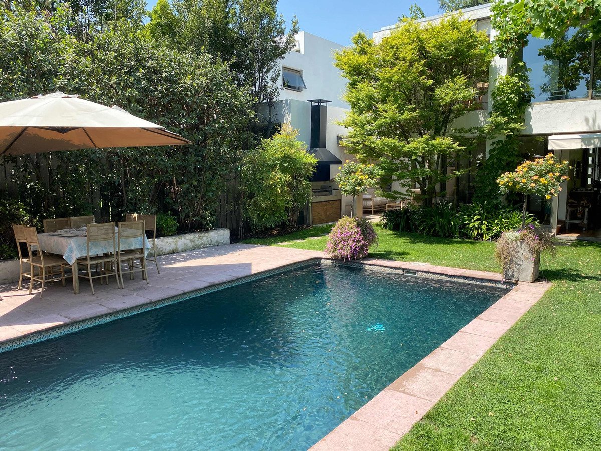 Venta Casa NOSP 5D en suite Walk-in cl&oacute;set 4B 2E 1B Los Trapenses - Lo Barnechea