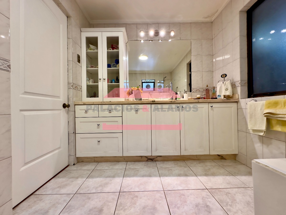 Venta Casa NO 3D 2B 2E 2B Los Trapenses - Lo Barnechea