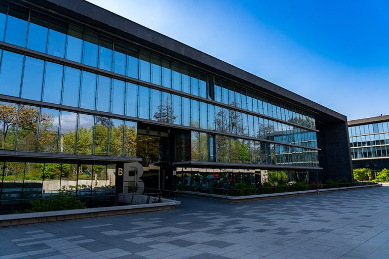 Venta Oficina NO 1B 1E 1B Los Dominicos - Las Condes