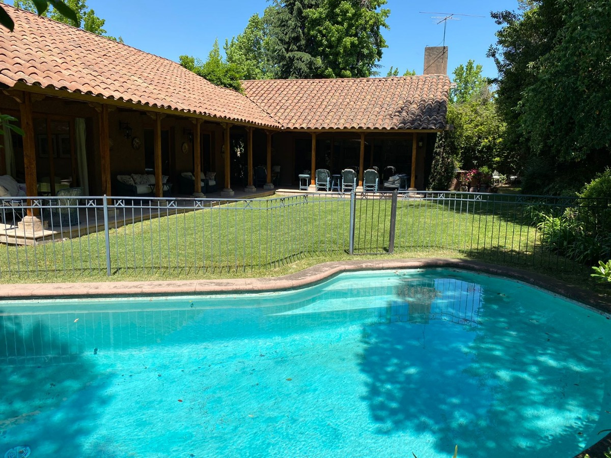 Venta Casa NO 4D 3B 5E 1B La Dehesa - Lo Barnechea