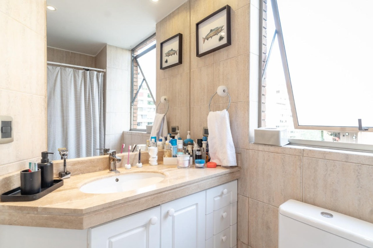 Arriendo Departamento 2D Barrio El Golf - Las Condes