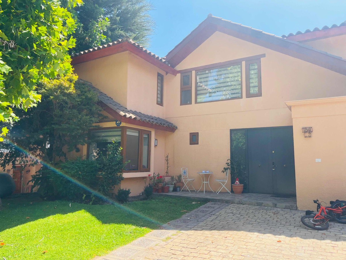 Venta Casa 6D 5B 2E San Carlos de Apoquindo - Las Condes