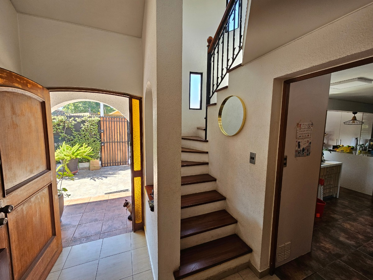 Venta Casa NOSP 4D en suite Walk-in cl&oacute;set 3B 3E 1B Carlos Ossand&oacute;n - La Reina