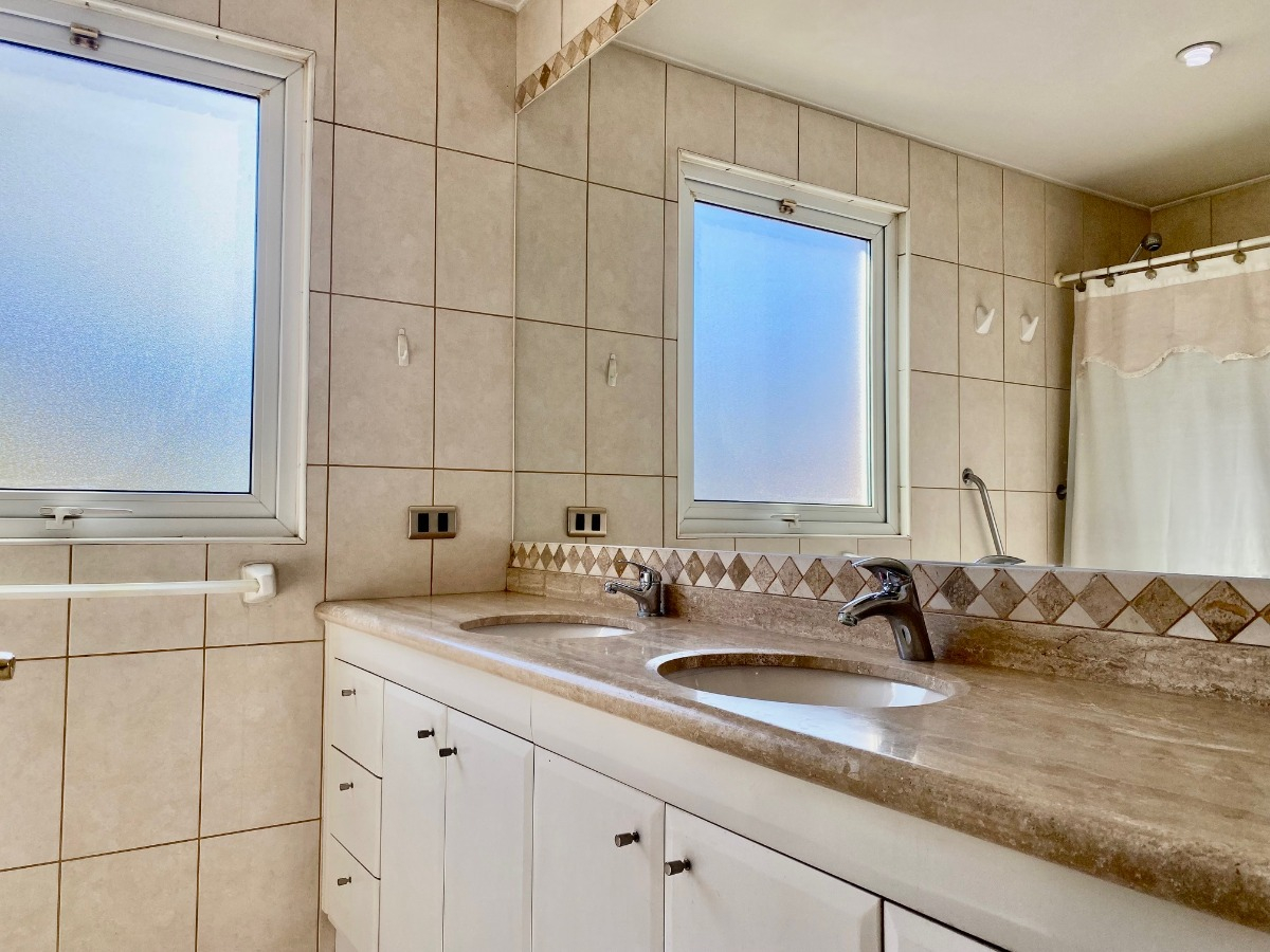 Venta Casa P 5D en suite Walk-in cl&oacute;set 5B 2E 1B Los Trapenses - Lo Barnechea