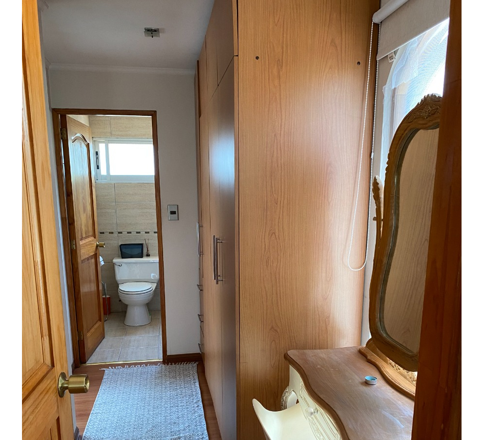 Venta Casa NOSP 4D en suite Walk-in cl&oacute;set 3B 2E 2B Estadio Croata - Vitacura