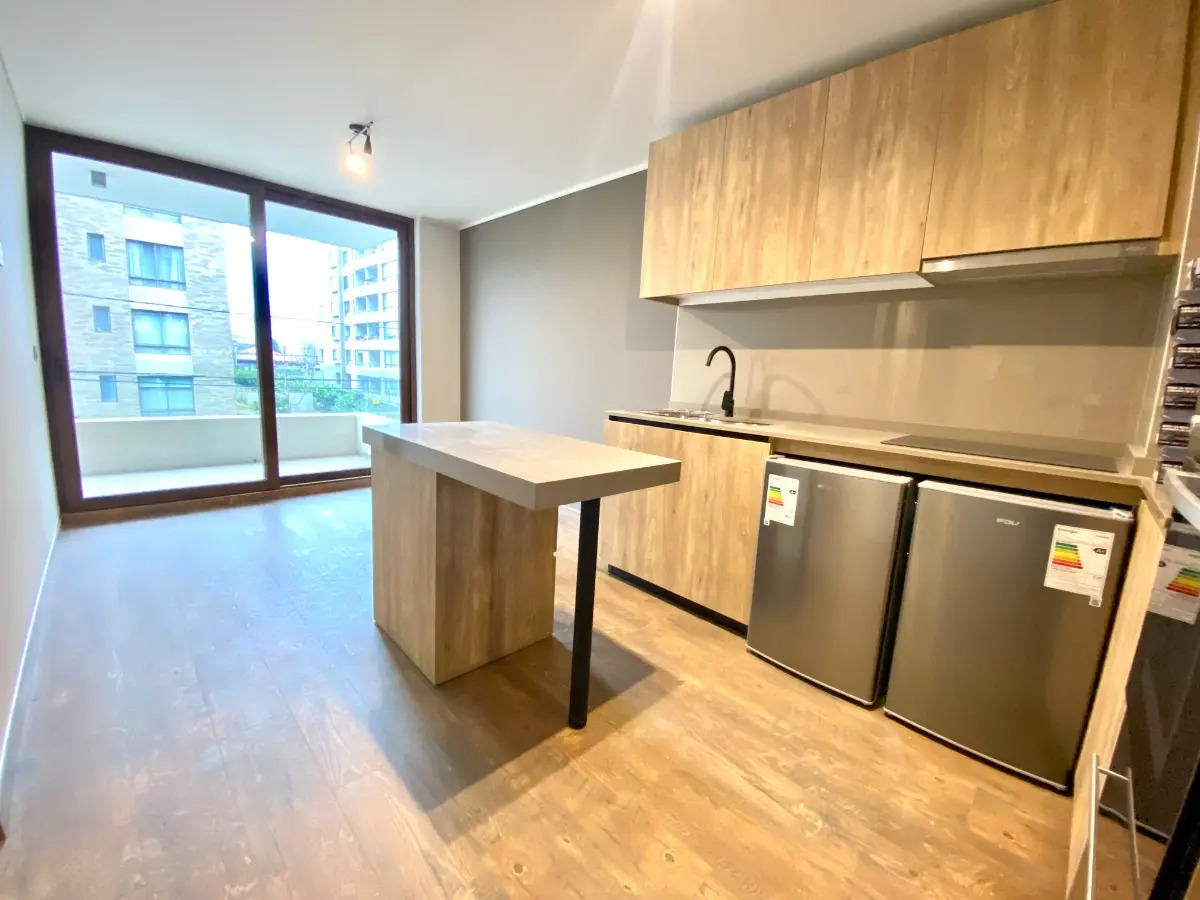 Arriendo Departamento 2D Metro Hernando de Magallanes - Las Condes