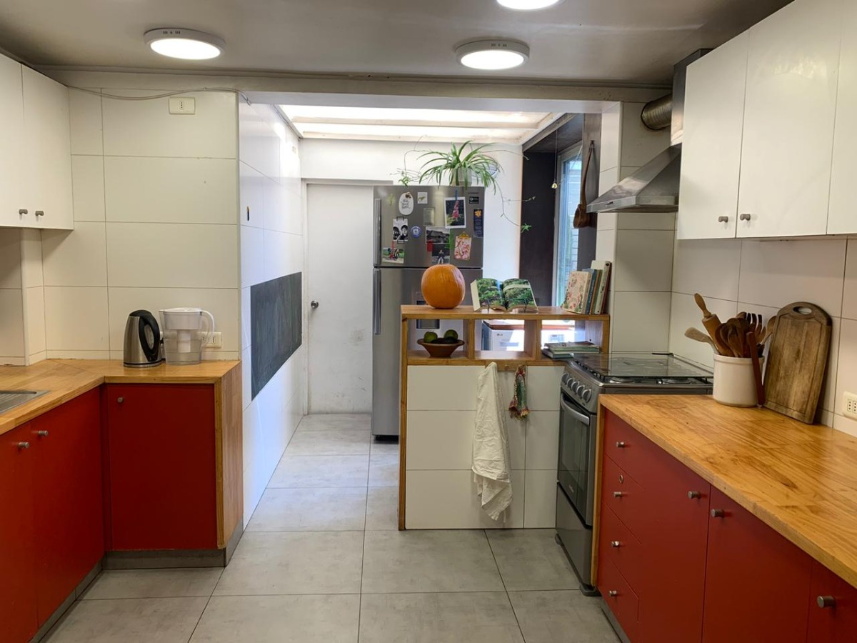 Arriendo Casa NO 4D 3B 1E 1B Barrio El Golf - Las Condes