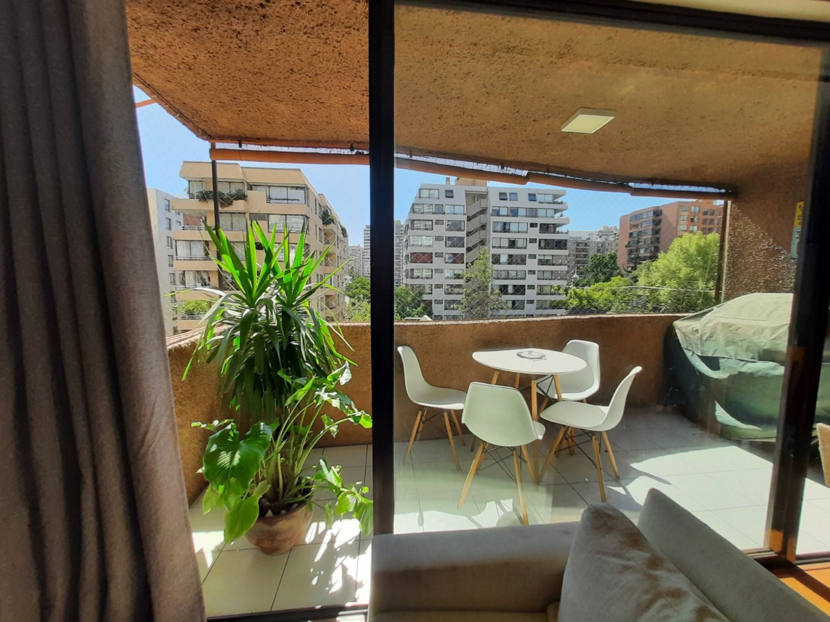 Arriendo Departamento 2D Rotonda Atenas - Las Condes
