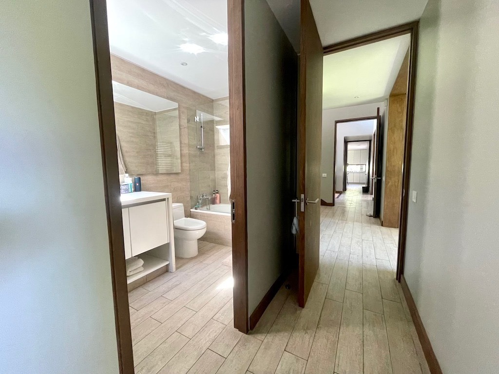 Venta Casa NO 5D en suite Walk-in cl&oacute;set 5B 4E 1B Chicureo - Colina