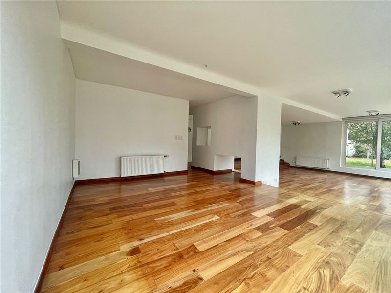 Arriendo Casa NorOriente-Poniente 6D 4B 2E 1B Borde R&iacute;o - Casa Piedra - Vitacura