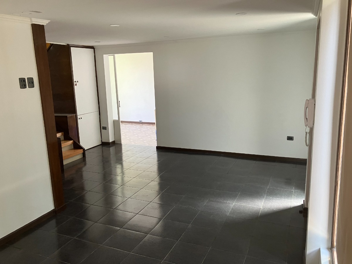 Arriendo Casa 4D en suite 3B 1E 1B Pepe Vila - La Reina