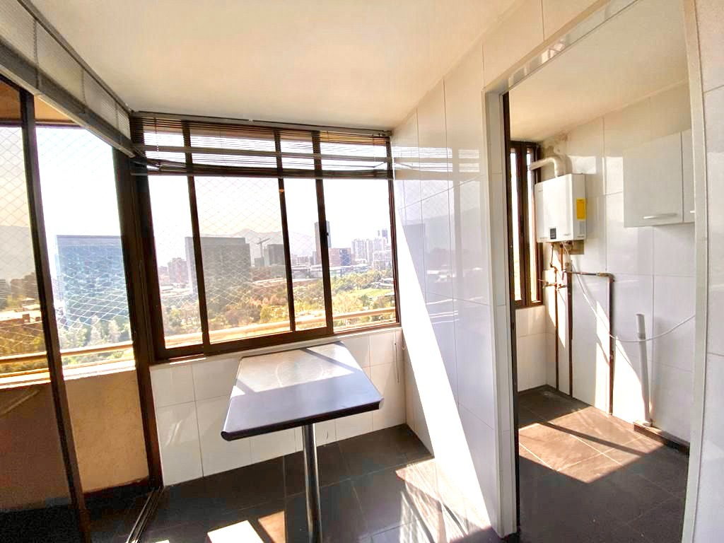 Arriendo Departamento 2D Parque Arauco - Las Condes